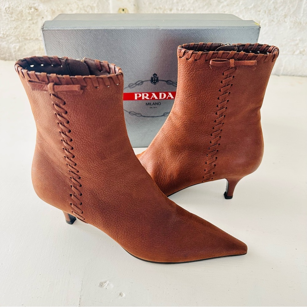 Prada  authentic shorts ankle boots brown. Size 35.5 5.5